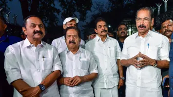 മുഖ്യമന്ത്രി വന്നില്ലെങ്കിലും മന്ത്രി പദത്തിനായി നീക്കം സജീവം, സമുദായ പിന്തുണയ്ക്കും നെട്ടോട്ടം