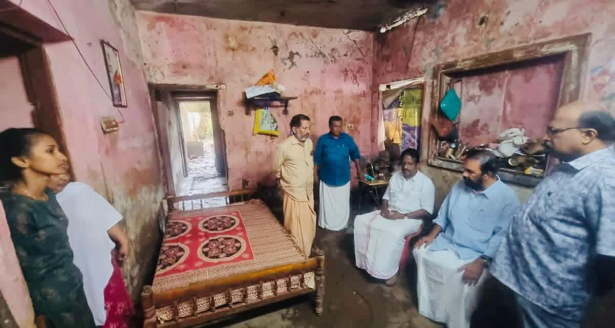 ഇ.ഡിയെ ആക്രമിച്ച കേസില്‍ റിമാന്‍ഡിലായ സഖാവിന്റെ വീട് സന്ദര്‍ശിച്ച ഫോട്ടോ പങ്കുവച്ച് വി. ശിവന്‍കുട്ടി; ഫേസ്ബുക്ക് കുറിപ്പിന് താഴെ കടുത്ത വിമര്‍ശനങ്ങൾ!.