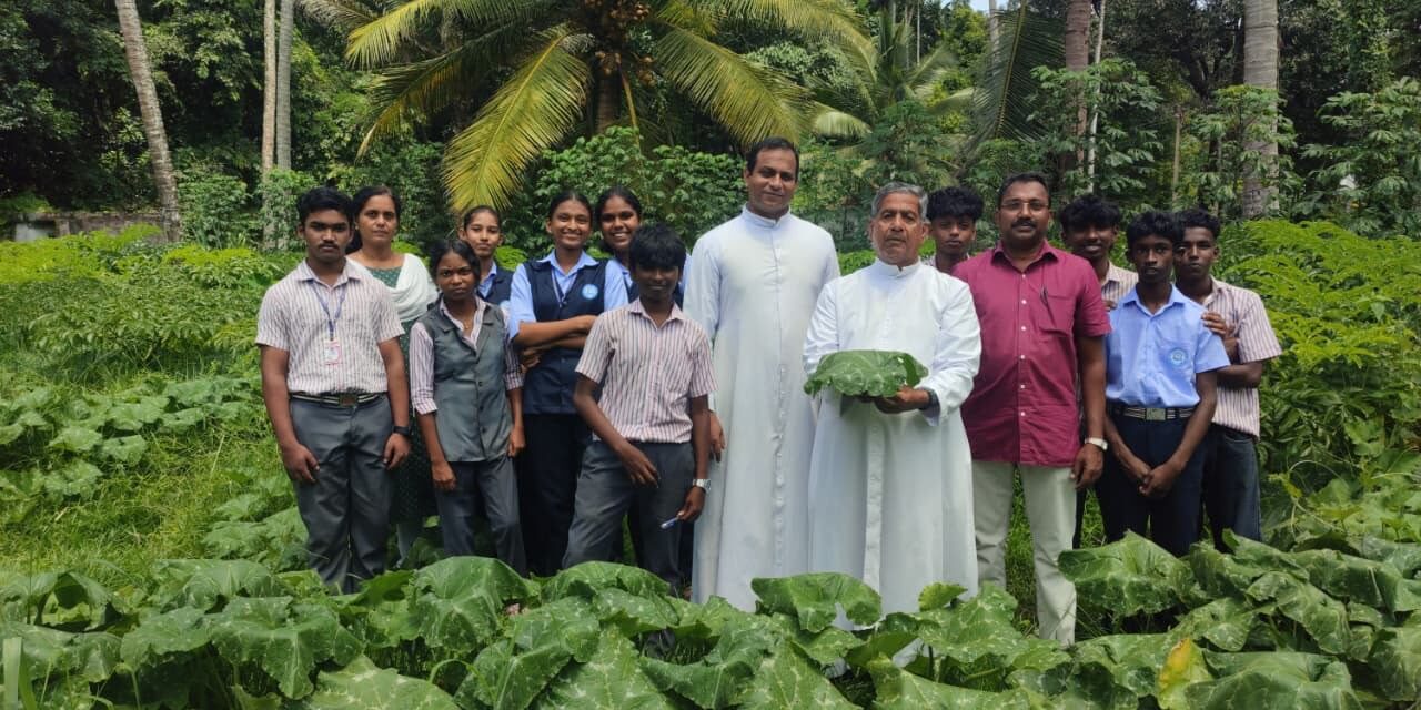 കൃഷിയുടെ പാഠശാലയായി പാലാ കടനാട് സെന്റ് സെബാസ്റ്റ്യൻസ് എച്ച്   എച്ച്എസിൽ ജൈവ പച്ചക്കറി കൃഷിക്ക് തുടക്കം