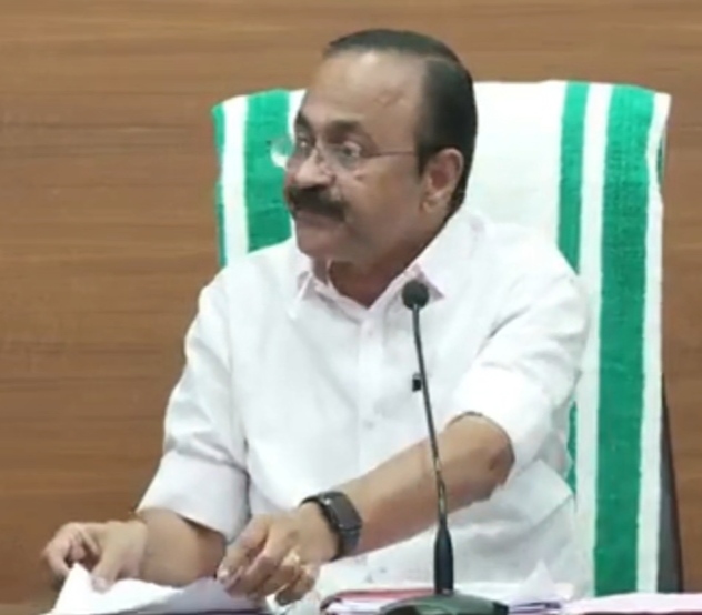 മറ്റുള്ള മാധ്യമപ്രവർത്തകർക്കും അവസരം നൽകുക, വാർത്താസമ്മ സമ്മേളനത്തിൽ ഒരേ ചോദ്യം ആവർത്തിക്കുന്ന ഇടതു സിൻഡിക്കേറ്റിനോട് മുഖ്യമന്ത്രി വി ഡി സതീശൻ
