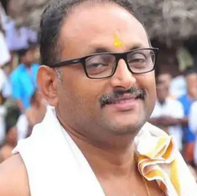 വിവാദം മുറുകി, മുഖ്യമന്ത്രി ഇടപെട്ടു, പ്രദീപ് രാജിവച്ചു