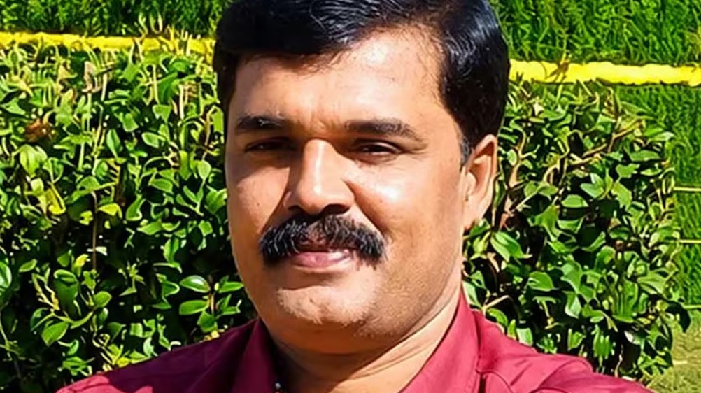 ഭാര്യയെ ബസ് കയറ്റി അയച്ച് വീട്ടിലെത്തിയ 52കാരൻ ജീവനൊടുക്കി