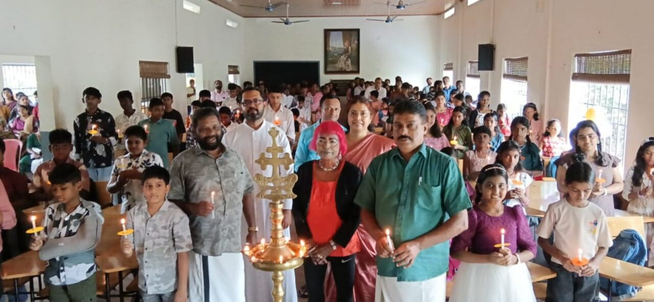 പങ്ങട സേക്രഡ് ഹാർട്ട് ഹൈസ്ക്കുളിലെ പ്രവേശനോത്സവം അന്നമ്മട്രൂബ് ഉത്ഘാടനം ചെയ്തു
