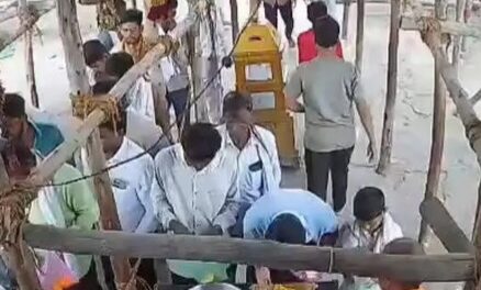 മഹാരാഷ്ട്രയിൽ ക്ഷേത്രത്തിന്റെ മേൽക്കൂര തകർന്നുവീണ് നാലുപേർ മരിച്ചു