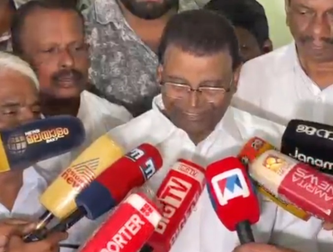 മദ്യനയത്തിൽ തനിക്ക് എന്നും ജനപക്ഷ നിലപാട്, വേല മനസ്സിലിരിക്കട്ടെ : സ്പീക്കർ തിരുവഞ്ചൂർ രാധാകൃഷ്ണൻ