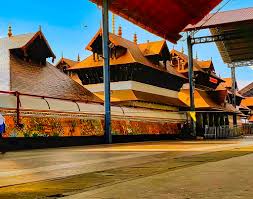 സ്വര്‍ണം, വെള്ളിപാത്രങ്ങള്‍, കുങ്കുമം ഉള്‍പ്പടെ വഴിപാട് കണക്ക് സ്വാഹ, ഗുരുവായൂര്‍ ദേവസ്വവും വിവാദത്തില്‍