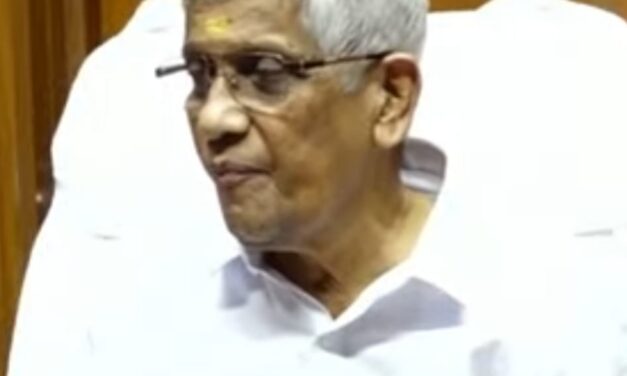 മുഖ്യമന്ത്രി ആയിരിക്കുമ്പോൾ പാലിക്കേണ്ട മര്യാദയുണ്ടെന്ന് എൻഎസ്എസ് ജനറൽ സെക്രട്ടറി ജി സുകുമാരൻ നായർ