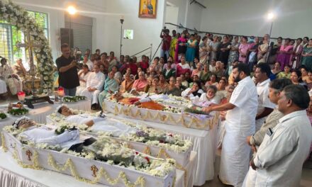 ദുരൂഹത ബാക്കിവെച്ച്  ചിറപ്പുറത്ത് കുടുംബം യാത്രയായി. ജീവനോടുക്കിയ  കുടുംബത്തിന് കൂരോപ്പടയുടെ കണ്ണീരിൽ കുതിർന്ന യാത്രാമൊഴി