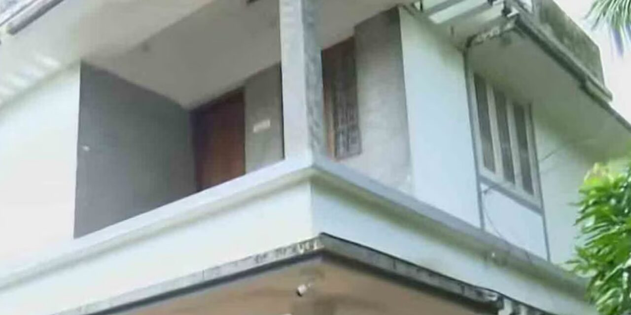 വിദേശത്തെ ജോലി നഷ്ടപ്പെട്ടു, കുന്നംകുളത്ത് കൂട്ട ആത്മഹത്യാശ്രമം; അച്ഛനും മകളും മരിച്ചു
