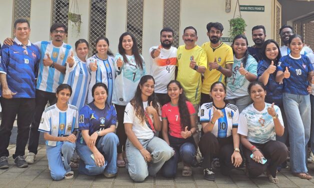 ലോകകപ്പ് ഫുട്ബോൾ താരങ്ങളുടെ ജേഴ്സിയണിഞ്ഞ് കാണക്കാരി സിഎസ്ഐ ലോ കോളേജ് വിദ്യാർത്ഥികൾ; കായികപ്രേമത്തിന് വേറിട്ട ആദരം
