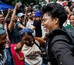 പാറ്റകൾ പറന്നു. ഇന്ദ്രപ്രസ്ഥം ഇളകി,  രാഷ്ട്രീയപ്പാർട്ടികൾ താക്കീത്, യുവശക്തിയെ വിഗണിക്കരുത്