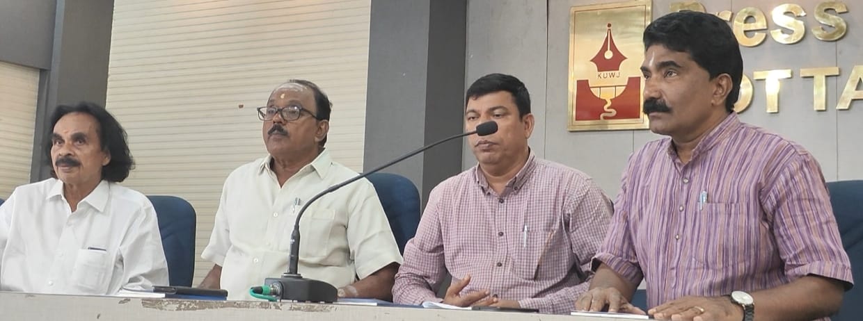 മുഖ്യമന്ത്രിയെ അധിക്ഷേപിക്കുന്ന സമുദായനേതാവിനെ കോൺഗ്രസ് നേതാക്കൾ എന്തിന് വെള്ള പൂശുന്നുവെന്ന് എൻ എസ് എസ് സംരക്ഷണ സമിതി
