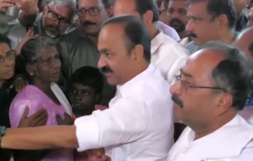 പത്തനംതിട്ടയിലും റാന്നിയിലും പ്രളയബാധിത പ്രദേശങ്ങൾ സന്ദർശിച്ച്  മുഖ്യമന്ത്രി വി.ഡി. സതീശൻ- വീഡിയോ