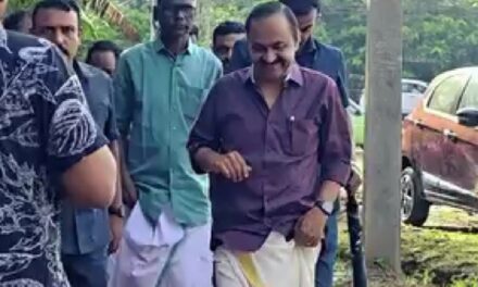 കർക്കടകവാവ് ദിനത്തിൽ ബലിതർപ്പണം നടത്തി മുഖ്യമന്ത്രി വി ഡി സതീശൻ (വീഡിയോ)