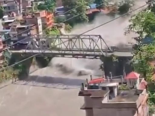 നേപ്പാള്‍ പ്രളയം മരണ സംഖ്യ ഉയരുന്നു, കാണായവരില്‍ 145 ഇന്ത്യന്‍ പൗരന്മാരും