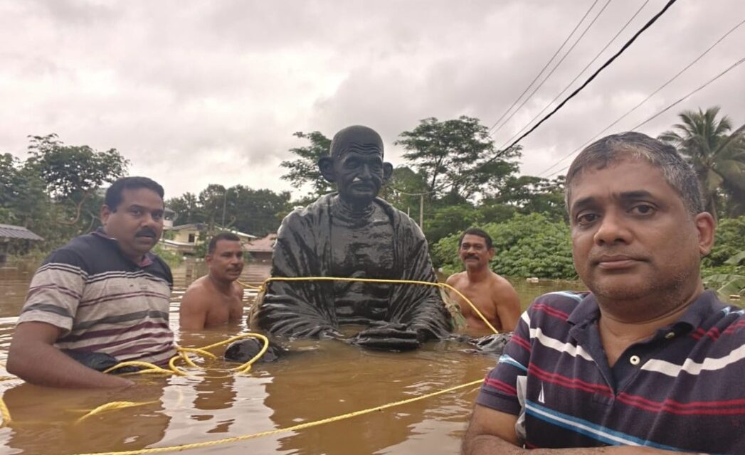 കനത്ത മഴ: പാലാ മൂന്നാനിയിലെ ഗാന്ധിസ്ക്വയറിൽ സാങ്കേതിക തകരാർ; ഗാന്ധിപ്രതിമ സുരക്ഷിതമായി മാറ്റി