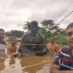 കനത്ത മഴ: പാലാ മൂന്നാനിയിലെ ഗാന്ധിസ്ക്വയറിൽ സാങ്കേതിക തകരാർ; ഗാന്ധിപ്രതിമ സുരക്ഷിതമായി മാറ്റി