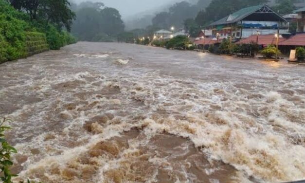 സംസ്ഥാനത്ത് മഴ ശക്തം, കോട്ടയത്ത് രാത്രി മുതൽ മഴ, മീനച്ചിലാറ്റിൽ ജലനിരപ്പ് ഉയരുന്നു, ഇടുക്കി മലങ്കര ഡാമിന്റെ ഷട്ടറുകൾ കൂടുതൽ ഉയർത്തും, തൊടുപുഴ , മൂവാറ്റുപുഴ ആറുകളുടെ തീരത്ത് ജാഗ്രത