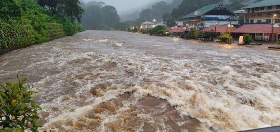 പ്രതികൂല കാലാവസ്ഥ : അഞ്ചു ജില്ലകളിൽ അവധി