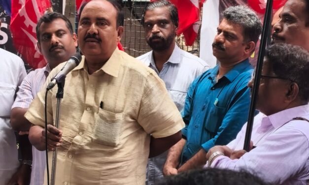 ലേബർ കോഡ് അതേപടി നടപ്പാക്കുമെന്ന് മുഖ്യമന്ത്രി പറഞ്ഞിട്ടില്ല. റിപ്പോർട്ടുകൾ വസ്തുതാ വിരുദ്ധം: ആർ ചന്ദ്രശേഖരൻ