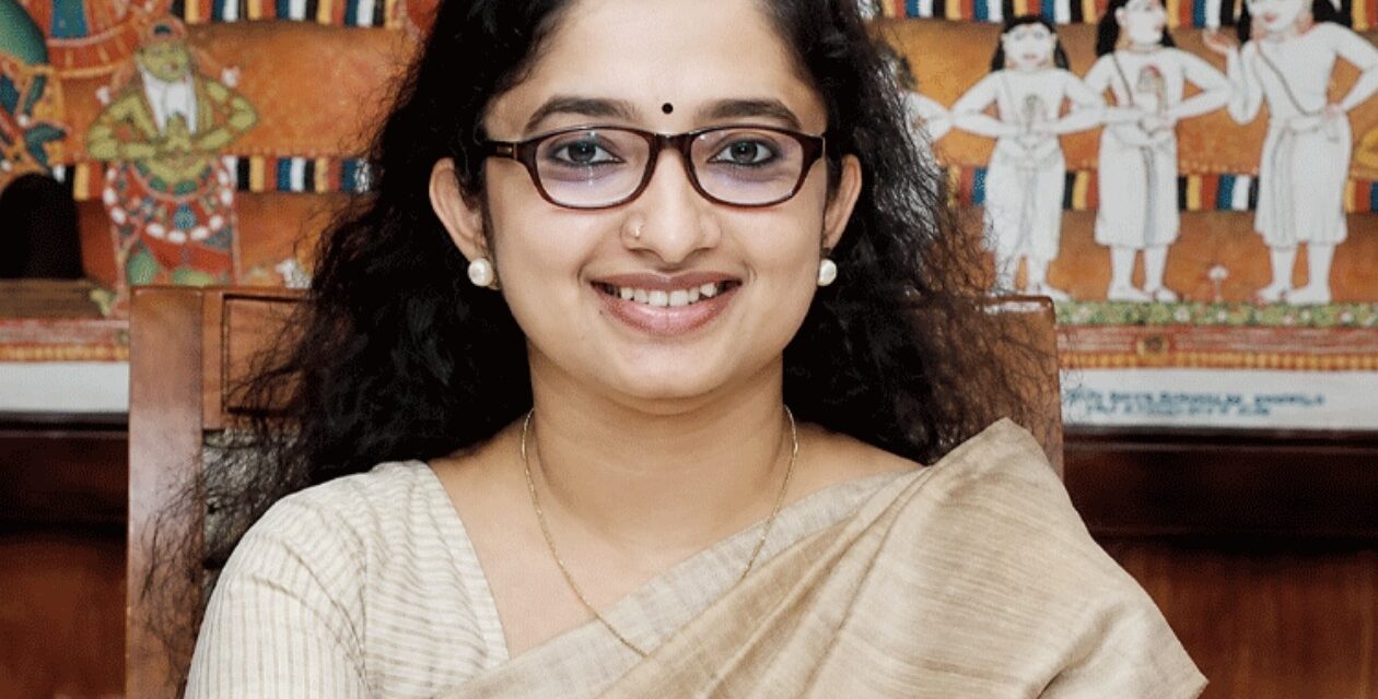 തദ്ദേശ വകുപ്പിലെ ഉദ്യോഗസ്ഥ പോര്; പോരുമില്ല മത്സരവുമില്ല; ഐഎഎസ് ഉദ്യോഗസ്ഥർ തമ്മിലുള്ള തർക്ക വാർത്തകൾ തള്ളി ദിവ്യ എസ് അയ്യർ
