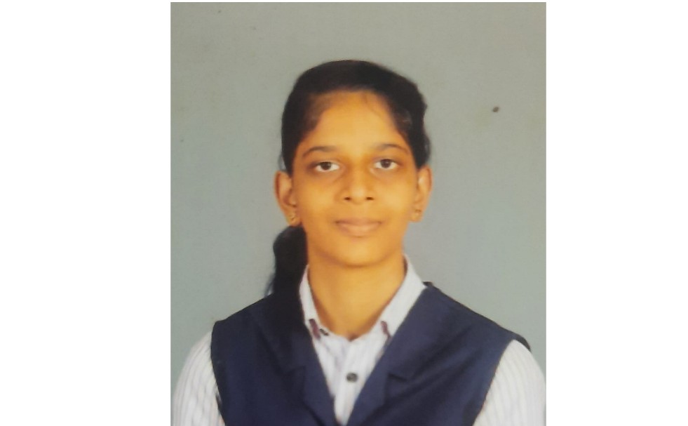 കോട്ടയത്ത് അമിതവേഗതയിലെത്തിയ ബസ് നടപ്പാതയിൽ ഇടിച്ചുകയറിയുണ്ടായ അപകടം; പരുക്കേറ്റ പെൺകുട്ടി മരിച്ചു