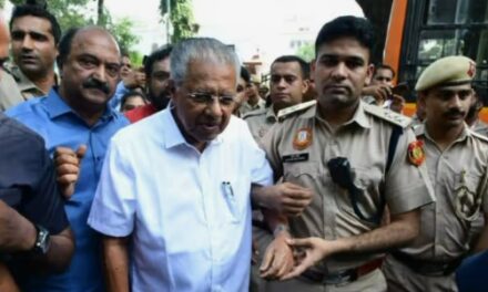 പിണറായിയെ മൂന്നര മണിക്കൂർ വട്ടംകറക്കി ദില്ലി പൊലീസ്, മരുന്നും ഭക്ഷണവും മുടങ്ങി; ഒടുവിൽ മന്ദിർ മാർഗ് പൊലീസ് സ്റ്റേഷനിലെത്തിച്ചു